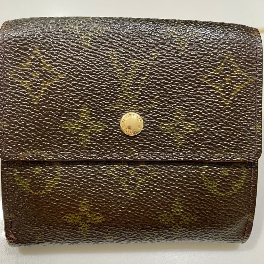 AUTH Louis Vuitton small wallet.
